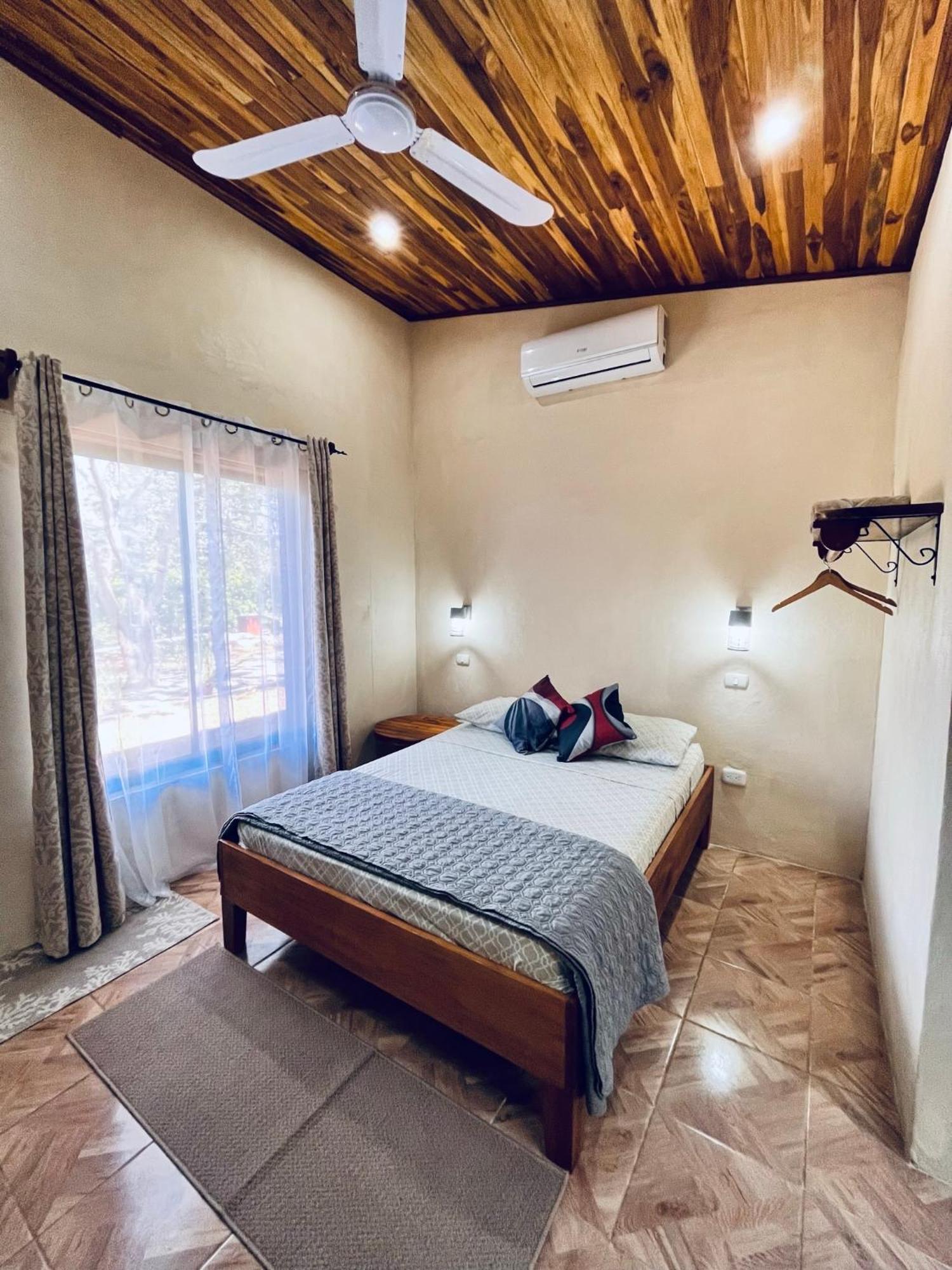 Apartamento El Guanacaste, Cerca Tamarindo Con Piscina サンタ・クルス エクステリア 写真